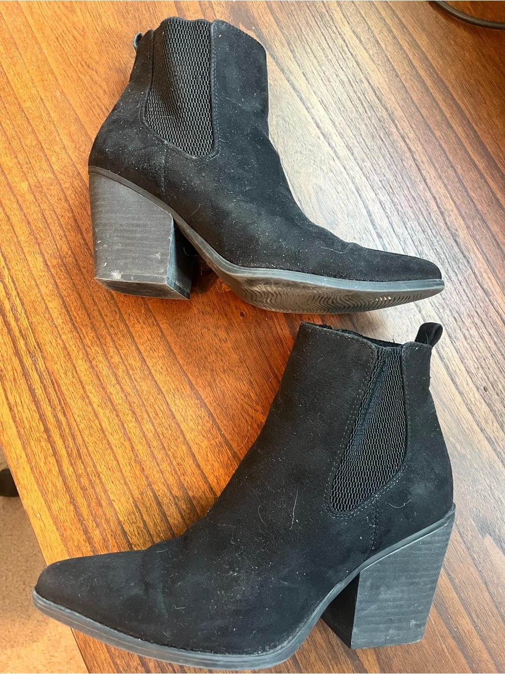 SOUL Naturalizer Micah Black Faux Suede Pointed Toe Ankle Booties Size 9